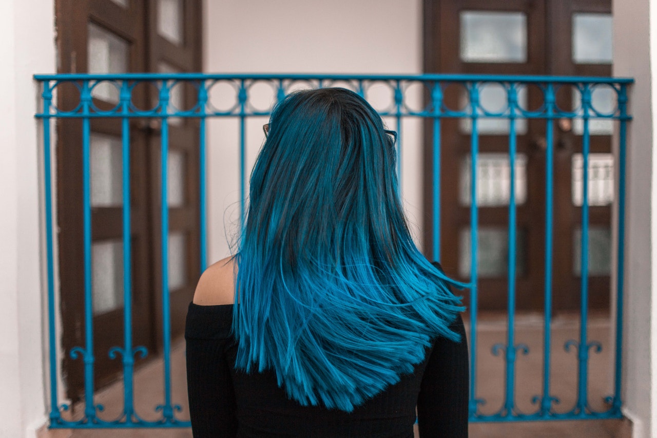 niebieskie włosy po koloryzacji ombree